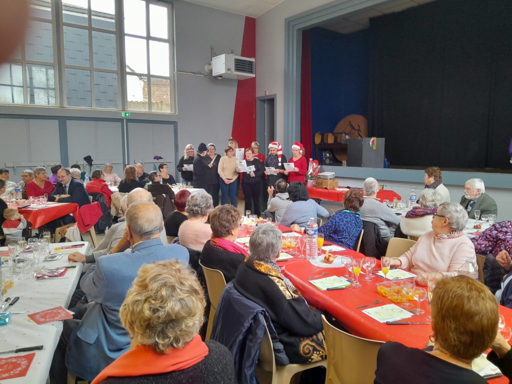 Le premier repas de Noël de la Baraque à Frat’ de Cambrai !